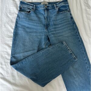 Straight Leg high-rise Abercrombie Jean